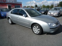 Ford Mondeo Ghia 2,0 i Ford Mondeo Ghia 2,0 i